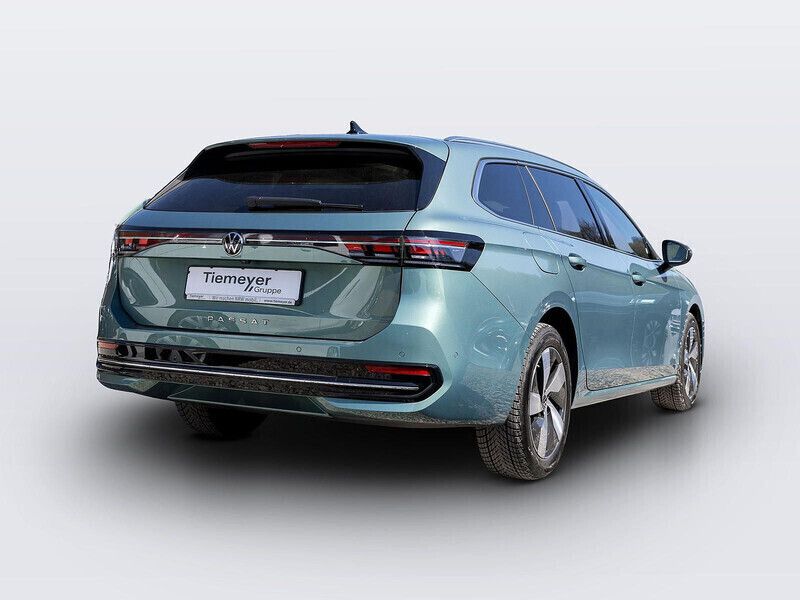 Gebraucht VW Passat Elegance 150 PS (110 kW) 2024 Othercolor Kombi