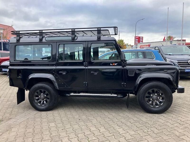 Gebraucht Land Rover Defender 122 PS (89 kW) 2014 Schwarz (metallic) SUV