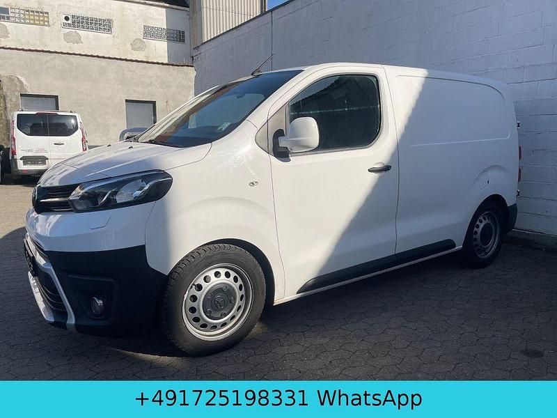 Gebraucht Toyota Proace 116 PS (85 kW) 2018 Weiß Van / Kleinbus