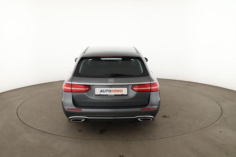 Gebraucht Mercedes E200 Avantgarde 150 PS (110 kW) 2017 Grau Kombi