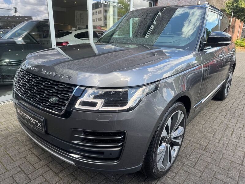Grau Gebraucht 2019 Land Rover Range Rover SVAutobiography Dynamic Black SUV | 64.900 € (Guter Preis) - Bild 1/4