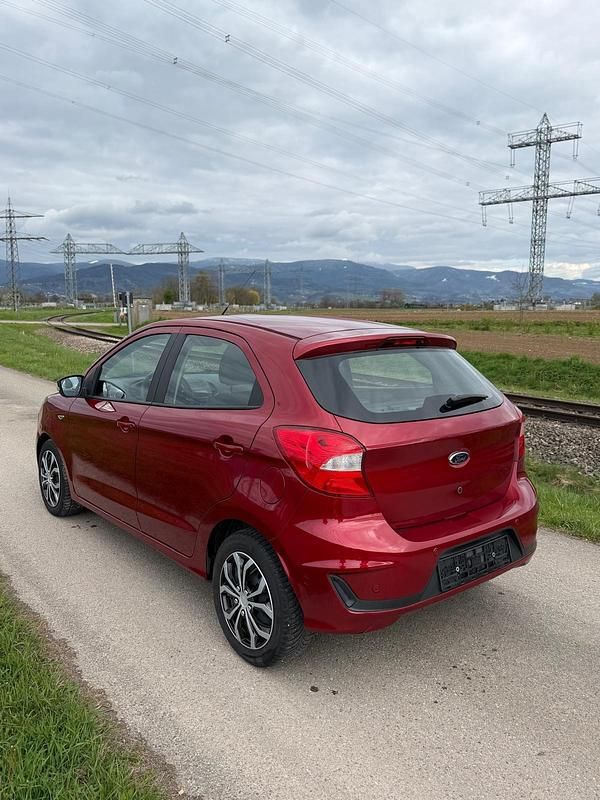 Gebraucht Ford Ka Plus 85 PS (62 kW) 2020 Rot Kleinwagen