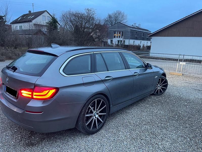 Gebraucht BMW 525 204 PS (150 kW) 2011 Grau Kombi