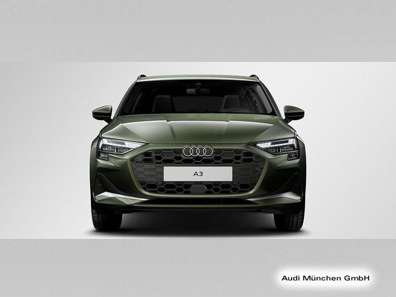Gebraucht Audi A3 Advanced 204 PS (150 kW) 2025 Distriktgrün metallic Limousine