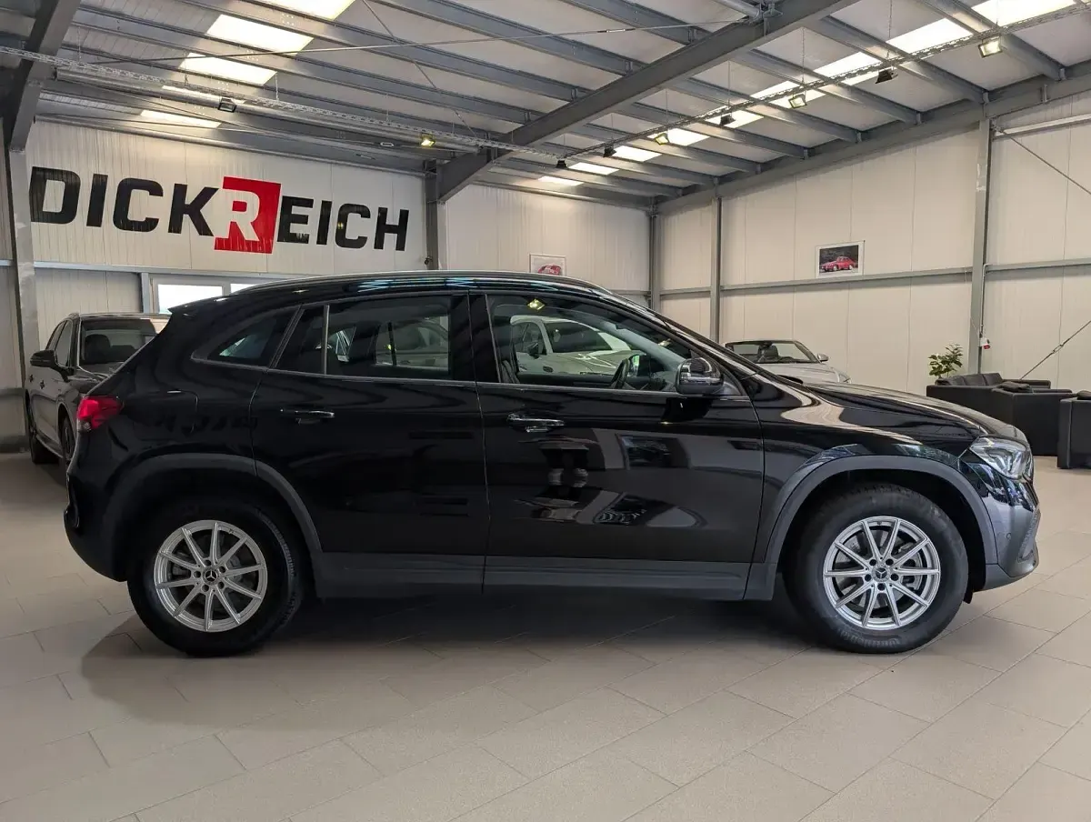 Gebraucht Mercedes GLA250 160 PS (117 kW) 2022 Schwarz SUV