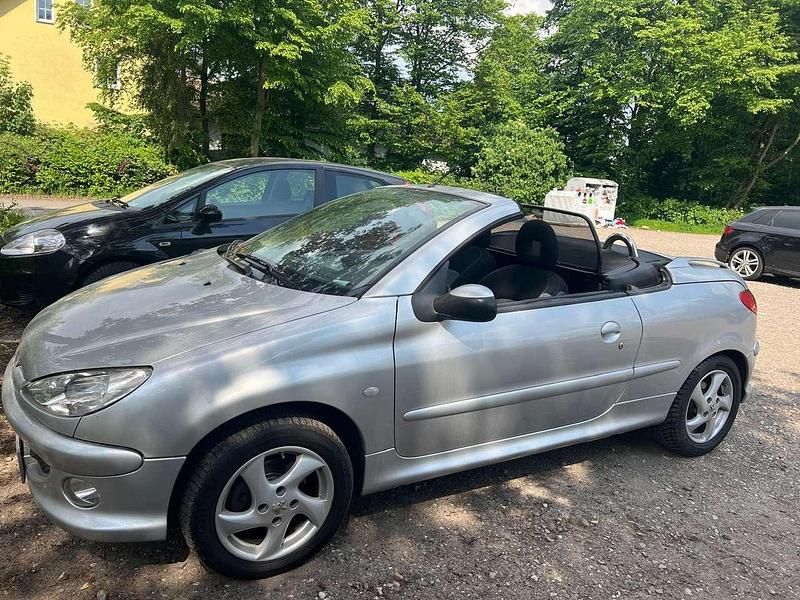 Silber Gebraucht 2005 Peugeot 206 CC Cabrio | 1.333 € (Fairer Preis) - Bild 1/4