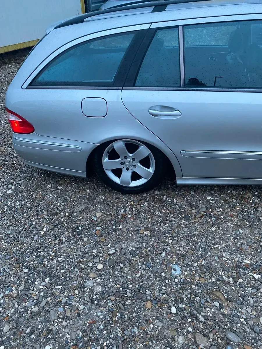 Gebraucht Mercedes E320 224 PS (164 kW) 2004 Silber Kombi