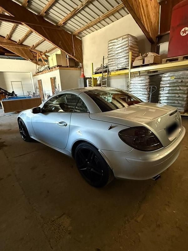Gebraucht Mercedes SLK280 231 PS (169 kW) 2006 Silber Cabrio