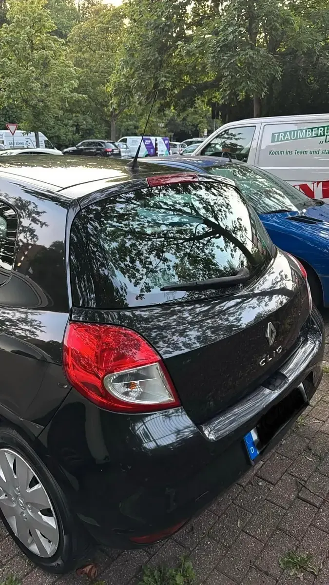 Gebraucht Renault Clio 80 PS (58 kW) 2012 Schwarz Kleinwagen