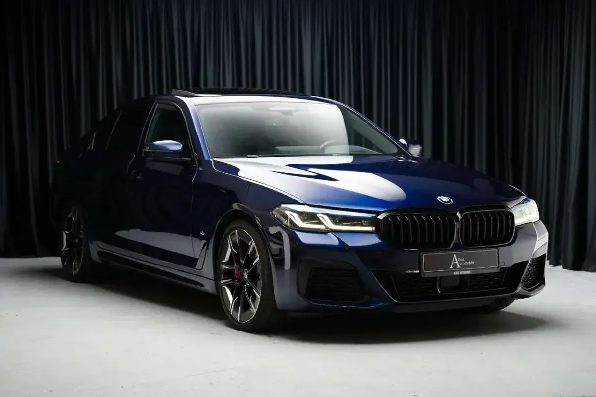Gebraucht BMW 530 M Sport 286 PS (210 kW) 2023 Tansanitblau ii metallic Limousine
