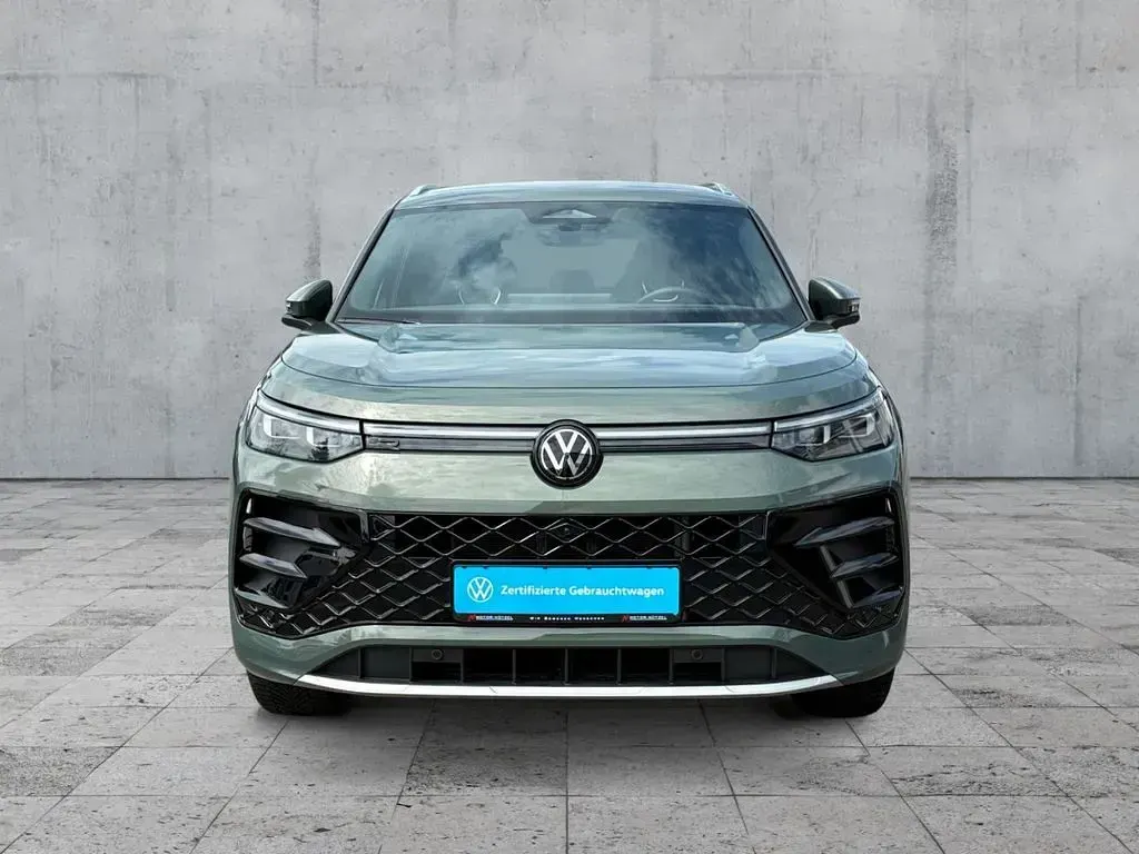 Gebraucht VW Tayron R-line 204 PS (150 kW) 2025 Cipressinogrün metallic SUV