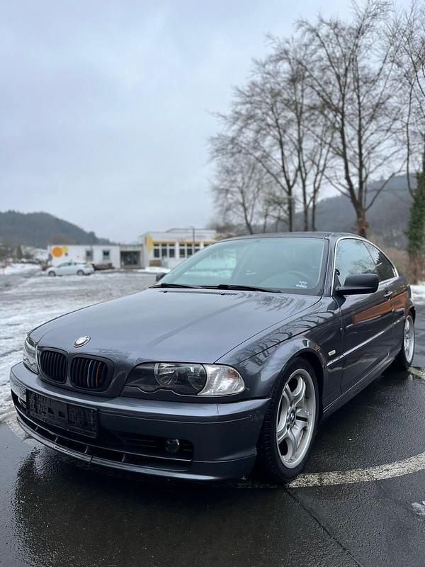 Grau Gebraucht 2000 BMW 320 M Sport Coupé | 3.999 € (Guter Preis) - Bild 1/4