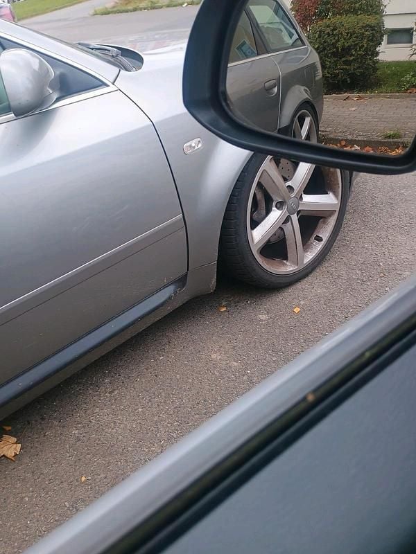 Grau Gebraucht 2002 Audi A6 S-Line Kombi | 4.000 € (Superpreis) - Bild 1/4