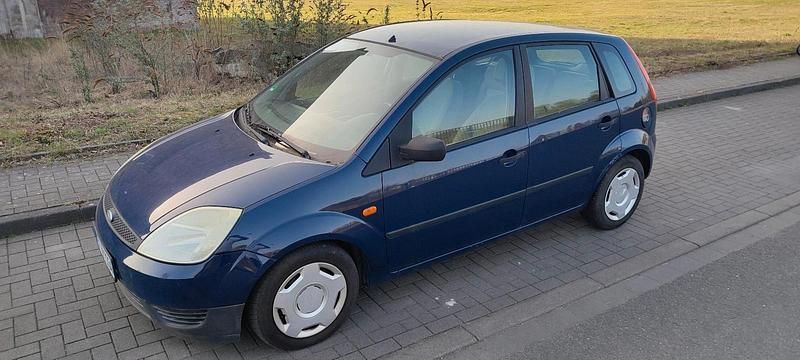 Gebraucht Ford Fiesta 60 PS (44 kW) 2003 Blau Kleinwagen