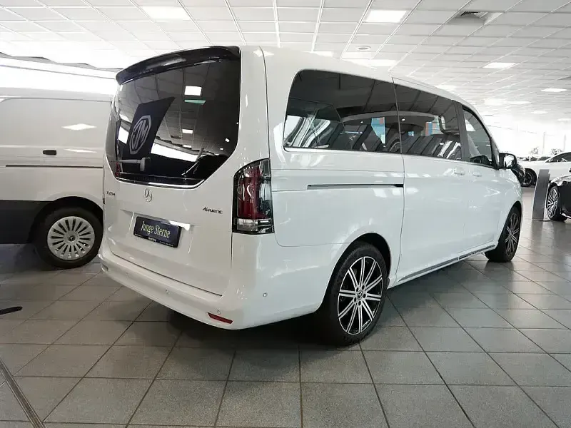 Gebraucht Mercedes V300 Exclusive 237 PS (174 kW) 2025 Weiß Van / Kleinbus