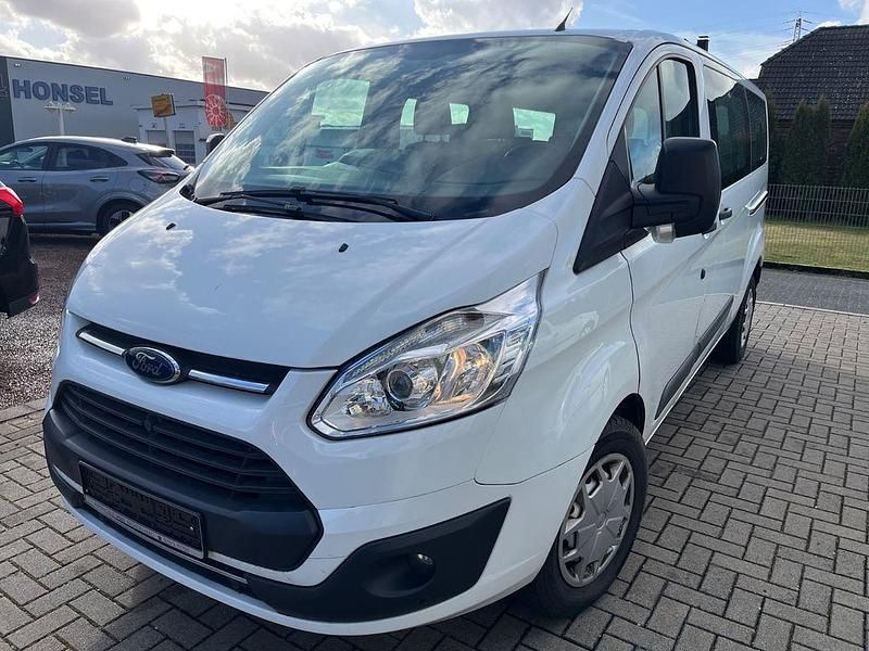 Gebraucht Ford Tourneo 131 PS (96 kW) 2017 Weiß Van / Kleinbus