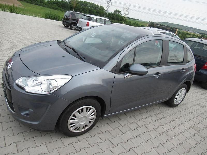 Grau Gebraucht 2011 Citroën C3 Tendance Kleinwagen | 4.750 € (Fairer Preis) - Bild 1/4