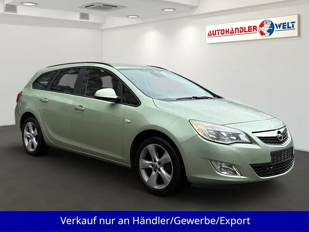 Gebraucht Opel Astra 116 PS (85 kW) 2011 Grün Kombi