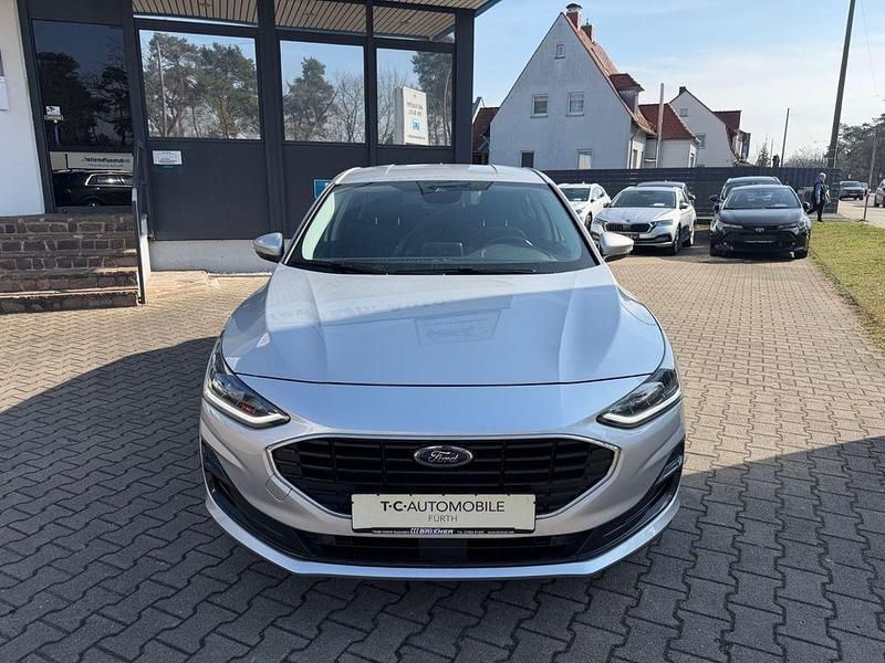 Gebraucht Ford Focus Cool & Connect 120 PS (88 kW) 2022 Silber Limousine