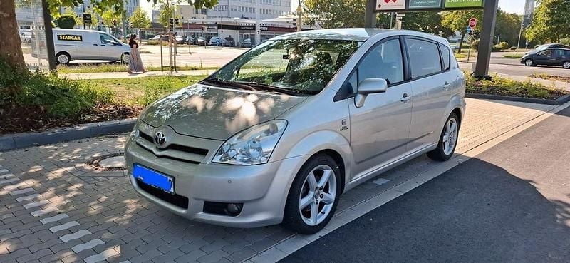 Silber Gebraucht 2007 Toyota Corolla Verso Sol Van / Kleinbus | 3.500 € (Etwas zu teuer) - Bild 1/4