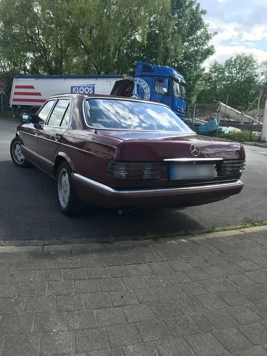 Gebraucht Mercedes S300 137 PS (100 kW) 1989 Rot Limousine