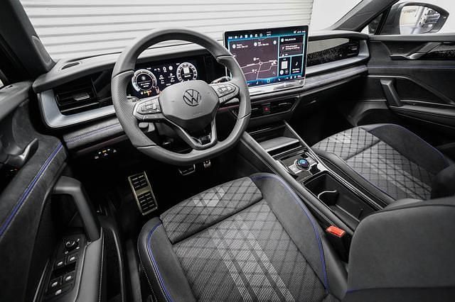 Neu VW Tayron R-line 193 PS (141 kW) 2025 Delfingrau metallic (b0) delfingrau metallic (b0) SUV