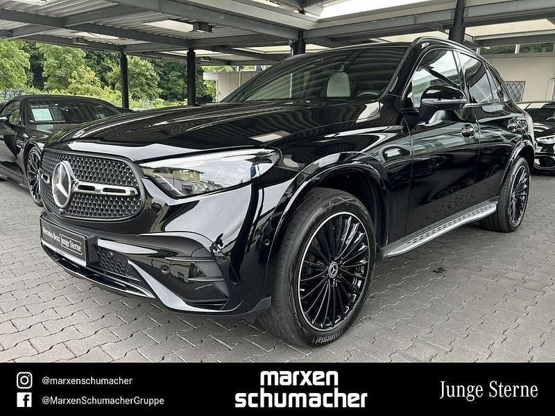 Unilack schwarz Gebraucht 2024 Mercedes GLC300e Premium SUV | 68.980 € (Teuer) - Bild 1/4