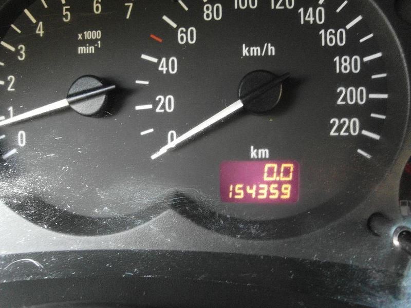 Używany Opel Corsa 75 KM (55 kW) 2002 Czarny Hatchback