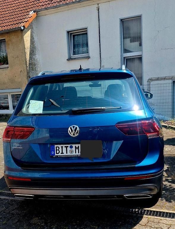 Blau Gebraucht 2019 VW Tiguan Allspace SUV | 21.300 € (Guter Preis) - Bild 1/4