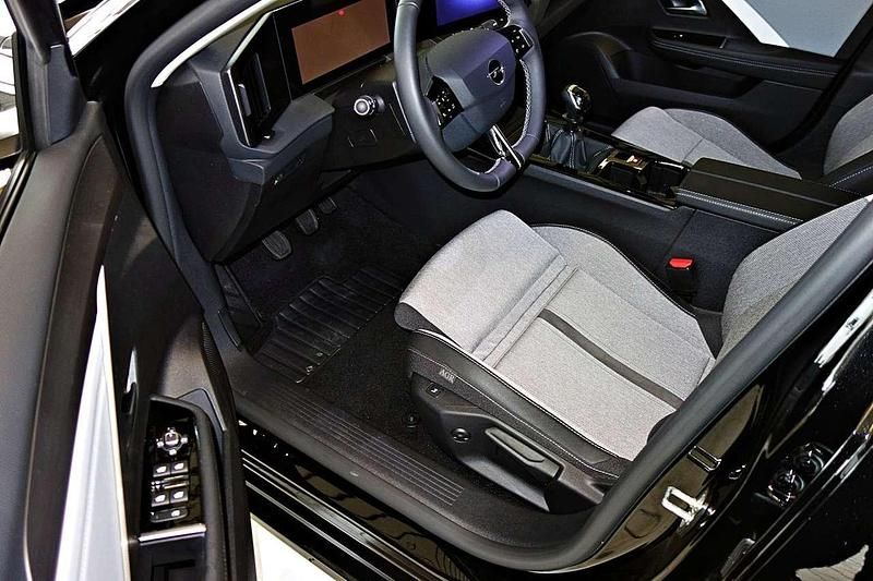 Gebraucht Opel Astra 131 PS (96 kW) 2023 Schwarz Kombi