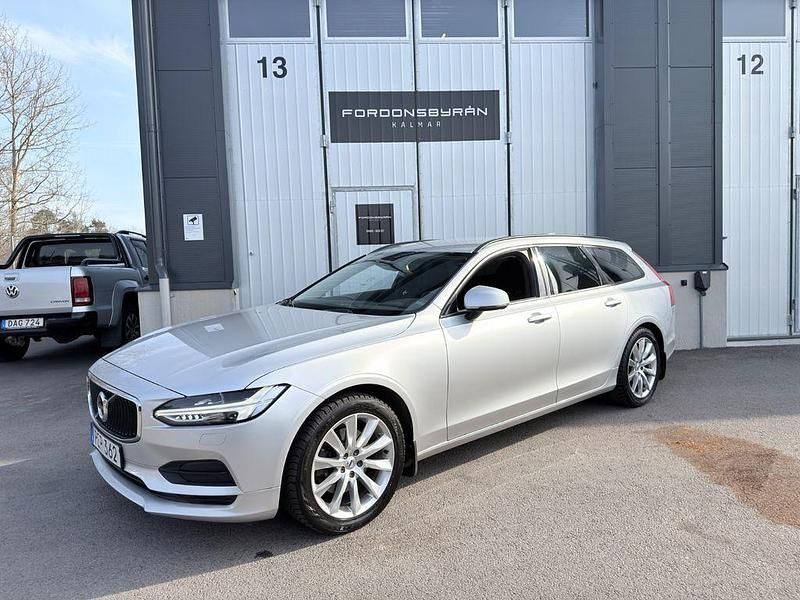 Second-hand Volvo V90 150 CP (110 kW) 2017 Argintiu Break