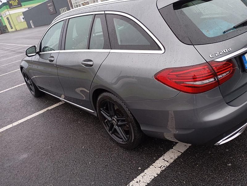 Grau Gebraucht 2019 Mercedes C220 Kombi | 23.990 € (Teuer) - Bild 1/4