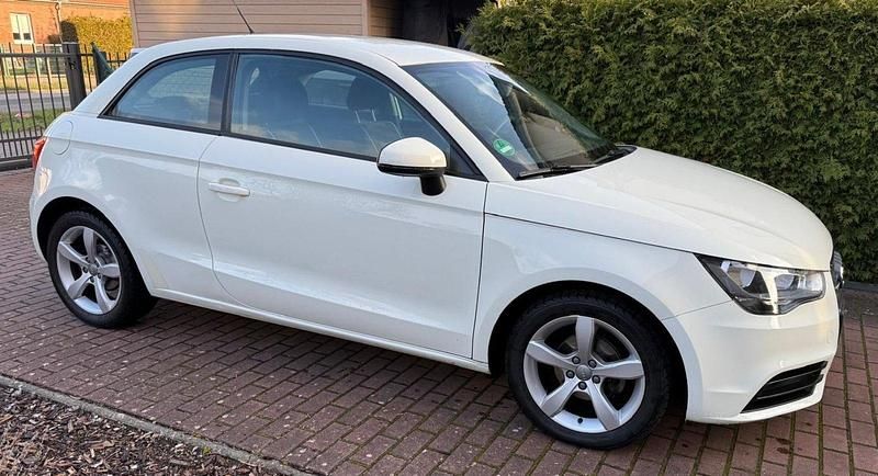 Weiß Gebraucht 2011 Audi A1 Kleinwagen | 7.900 € (Fairer Preis) - Bild 1/3