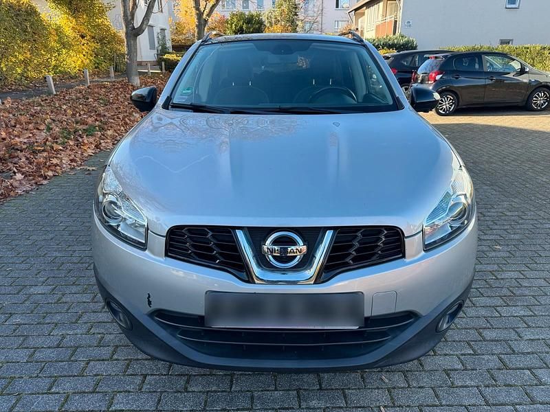 Grau Gebraucht 2014 Nissan Qashqai SUV | 5.900 € (Guter Preis) - Bild 1/4