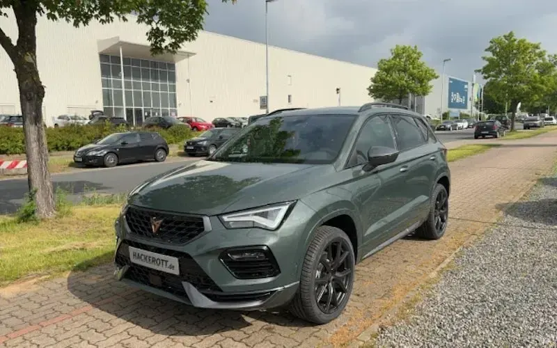 Neu Cupra Ateca 190 PS (139 kW) 2026 Grün SUV