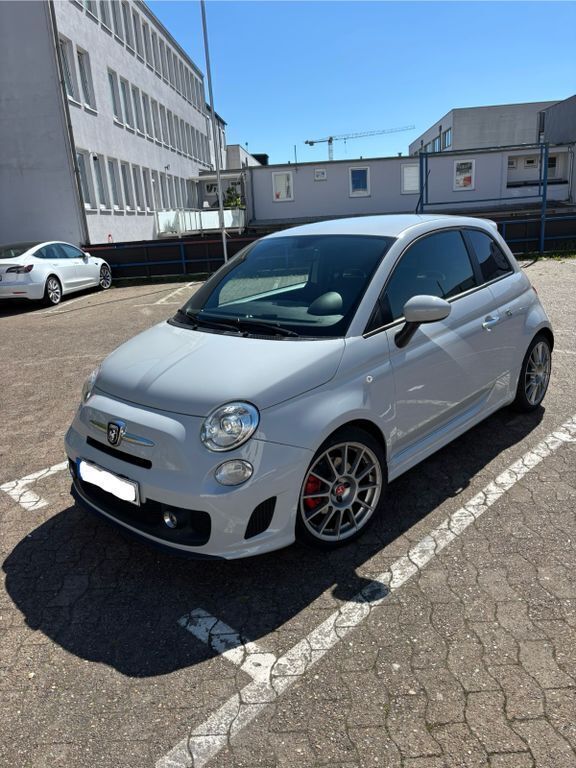 Grau Gebraucht 2012 Abarth 500 Esseesse Kleinwagen | 9.250 € (Fairer Preis) - Bild 1/4