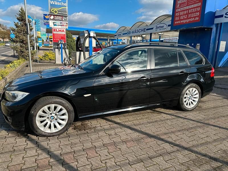 Gebraucht BMW 320 177 PS (130 kW) 2008 Schwarz Kombi