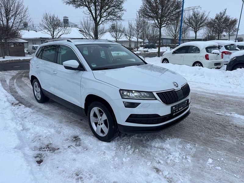 Weiß Gebraucht 2022 Skoda Karoq Style SUV | 16.500 € (Superpreis) - Bild 1/4