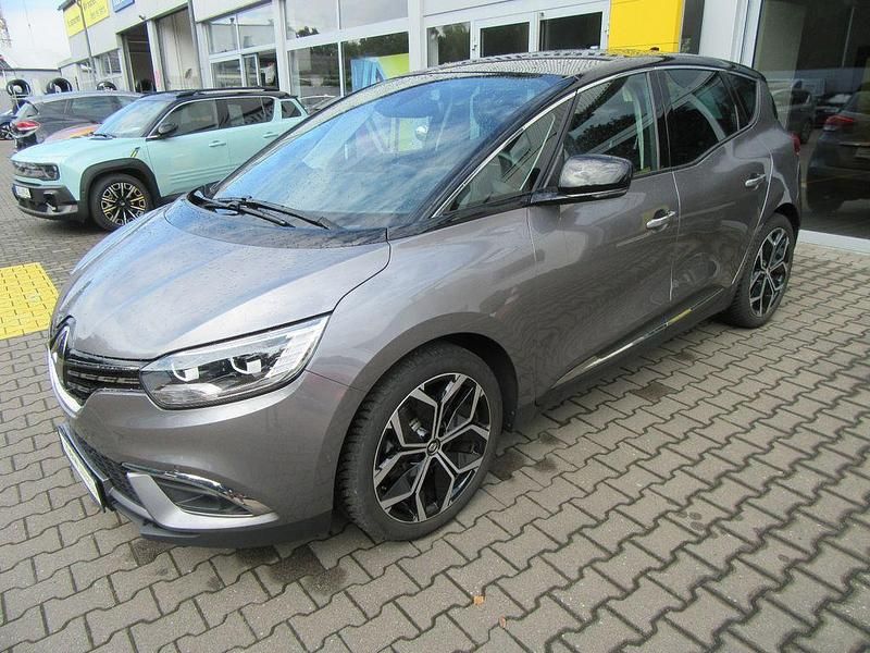 Grau Gebraucht 2022 Renault Scénic IV Techno Van / Kleinbus | 21.980 € (Etwas zu teuer) - Bild 1/4