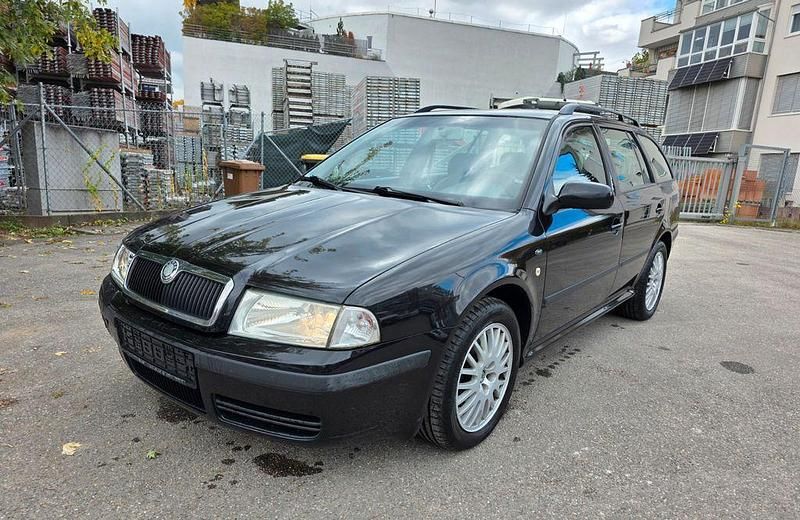 Schwarz Gebraucht 2003 Skoda Octavia Elegance Kombi | 799 € (Superpreis) - Bild 1/4
