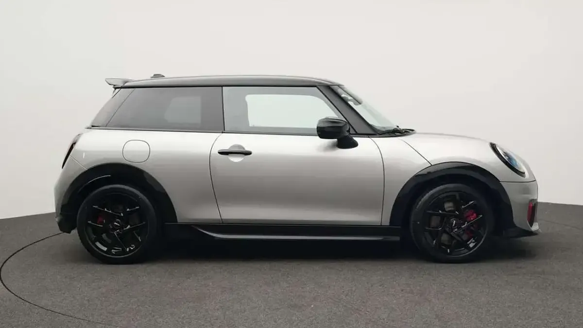 Gebraucht Mini John Cooper Works 231 PS (169 kW) 2025 Grau Kleinwagen