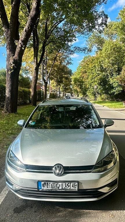 Silber Gebraucht 2018 VW Golf VII Trendline Kombi | 9.500 € (Guter Preis) - Bild 1/4