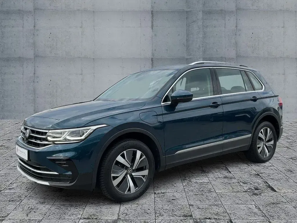 Gebraucht VW Tiguan Elegance 245 PS (180 kW) 2023 Blau SUV