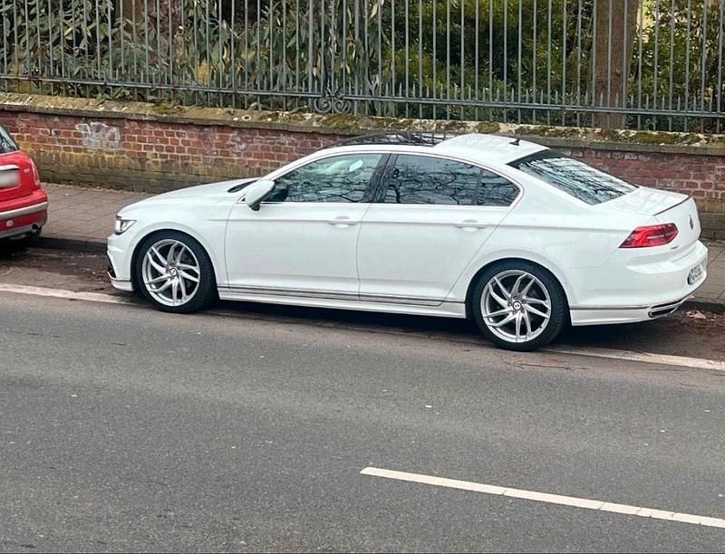 Gebraucht VW Passat R-line 150 PS (110 kW) 2017 Weiß Limousine