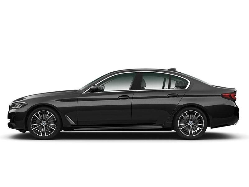 Black sapphire metallic (schwarz) Gebraucht 2022 BMW 520 Performance Limousine | 32.900 € (Fairer Preis) - Bild 1/4