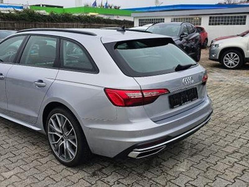 Gebraucht Audi A4 Advanced 163 PS (119 kW) 2022 Silber Limousine