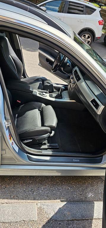 Gebraucht BMW 325 218 PS (160 kW) 2006 Grau Kombi