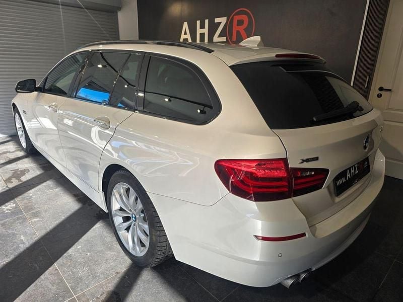 Gebraucht BMW 525 Sport Line 218 PS (160 kW) 2016 Weiß Limousine