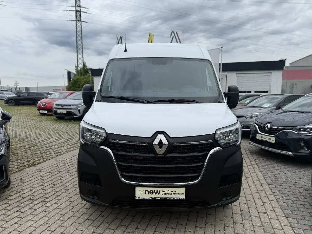 Gebraucht Renault Master 136 PS (100 kW) 2023 Mineralweiß Van / Kleinbus