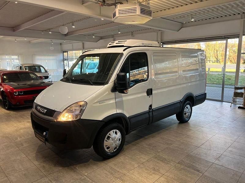 Gebraucht Iveco Daily 106 PS (77 kW) 2010 Weiß Van / Kleinbus